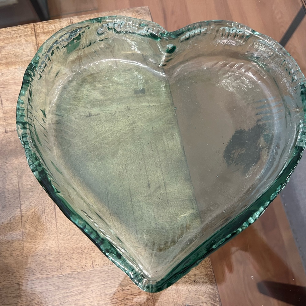 Elegant Green Glass Heart-Shaped Bowl